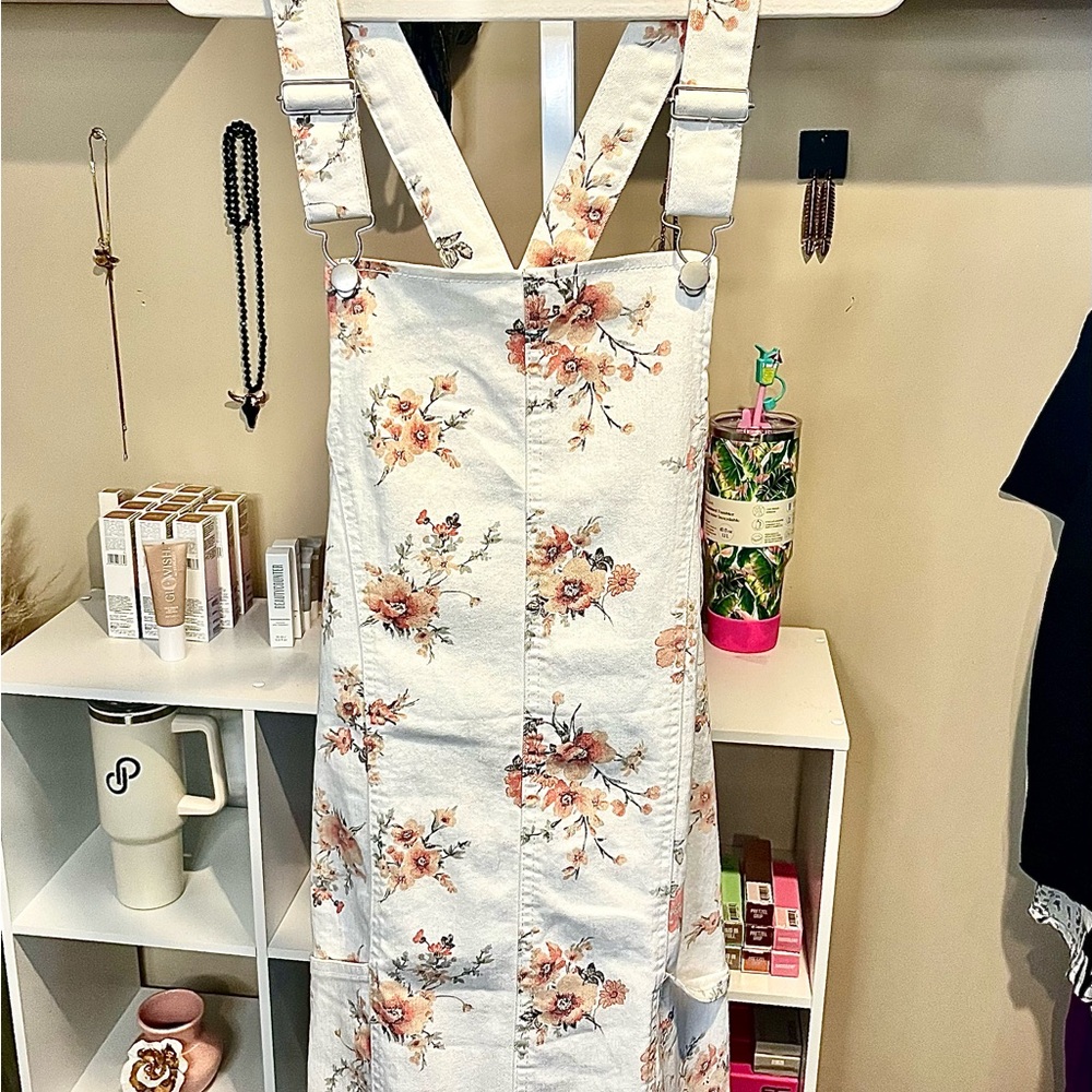 NWOT No Boundaries Ivory Floral Overall Dress - Picture 8 of 9